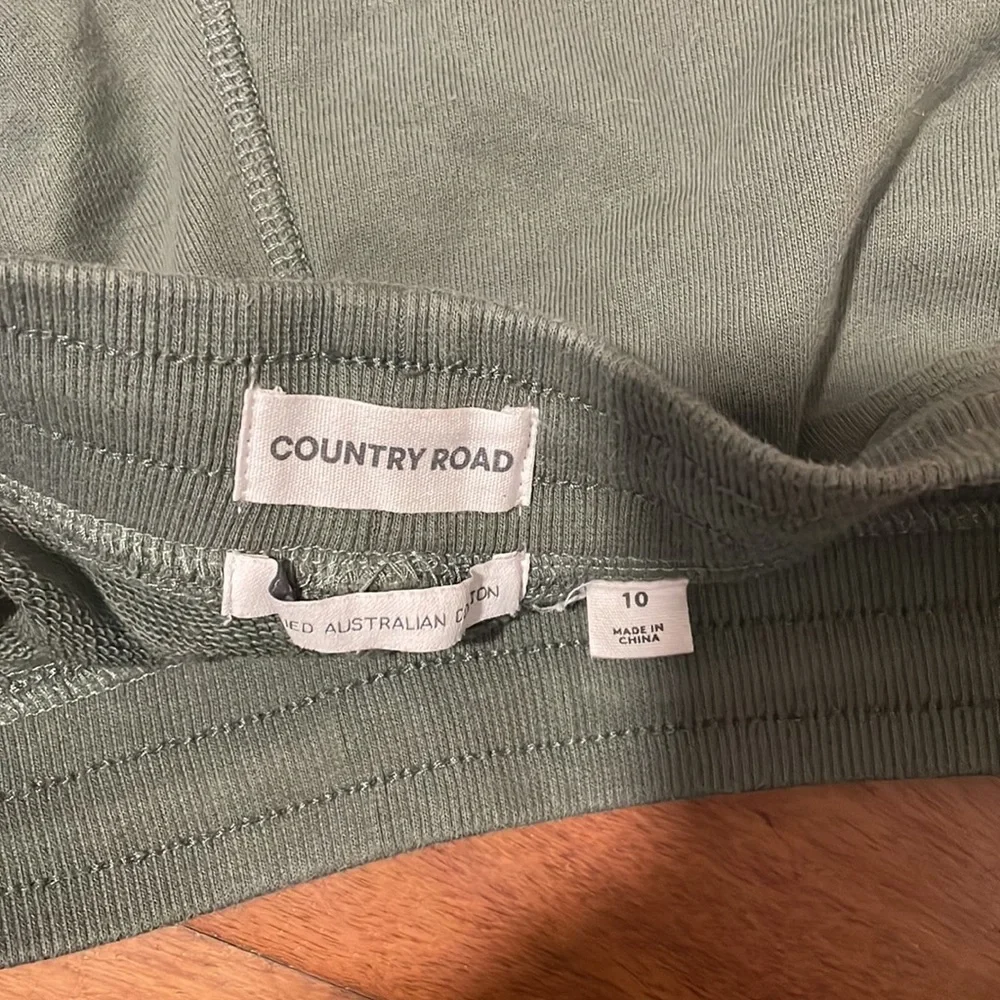 Green/black country road shorts for girls - Picture 3 of 3